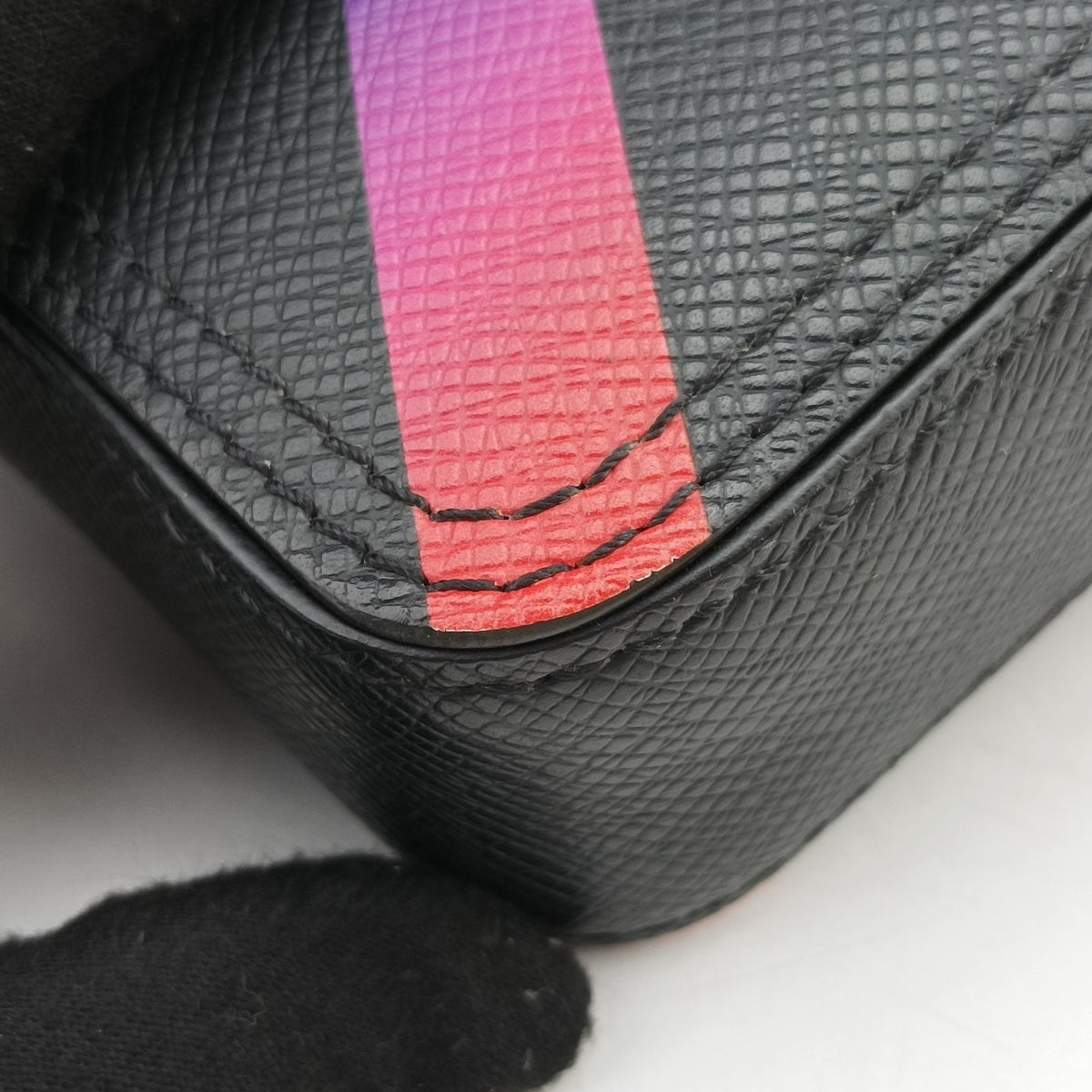 Pre-owned Louis Vuitton Danube Messenger black×multicolor Taiga M30332 shoulderbag | stylenewstar