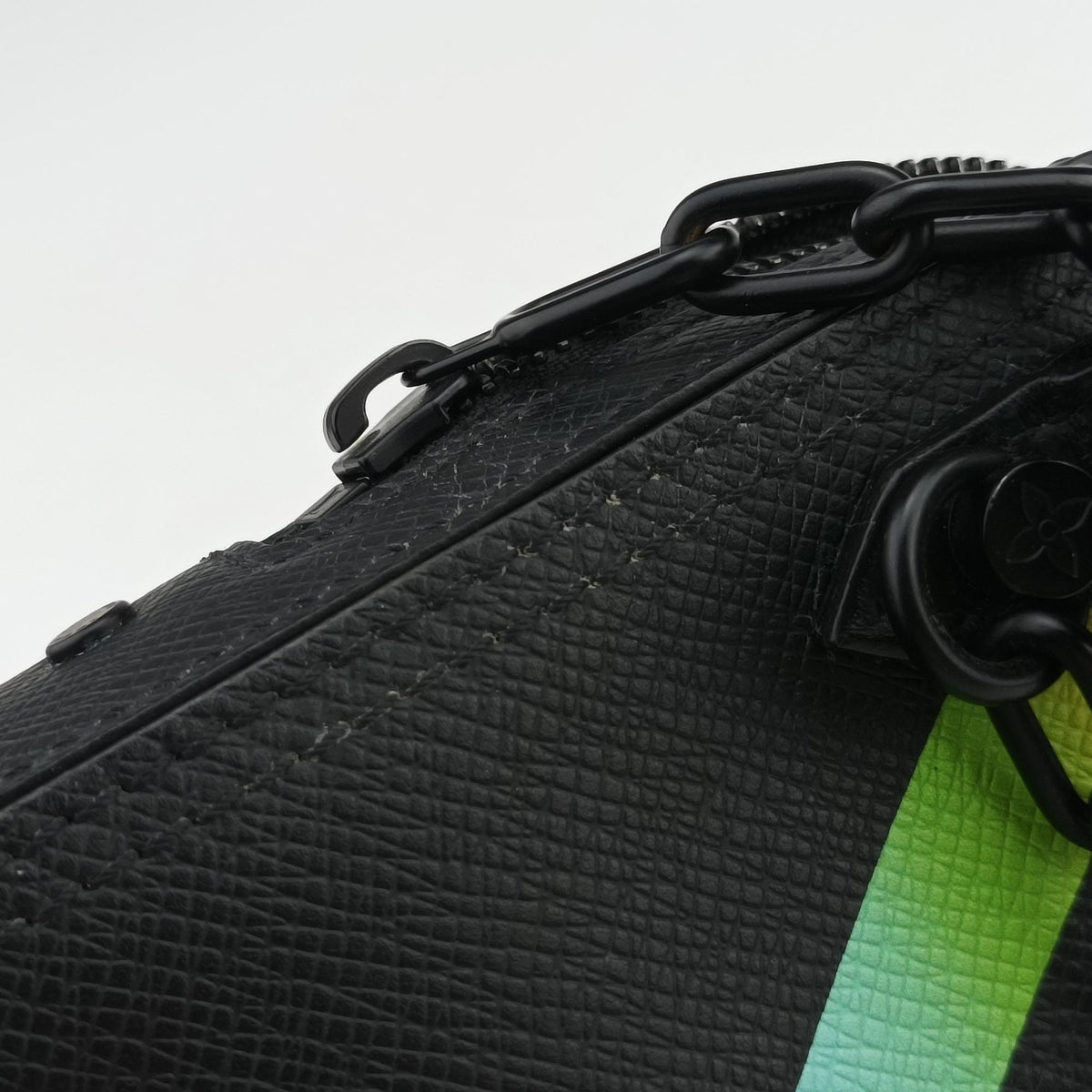 Pre-owned Louis Vuitton Danube Messenger black×multicolor Taiga M30332 shoulderbag | stylenewstar