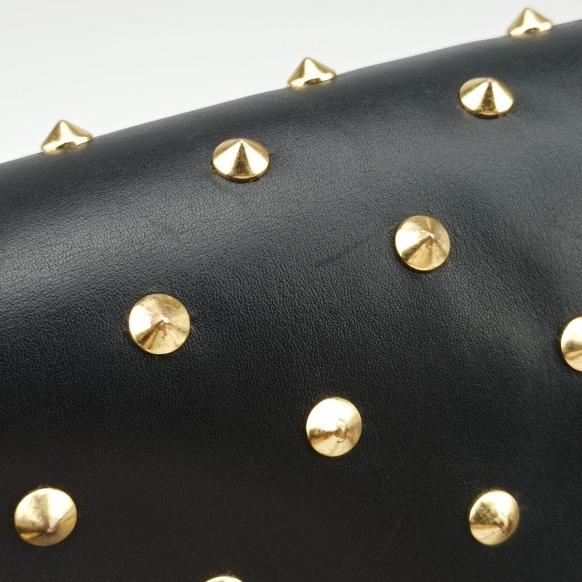 Pre-owned Alexander McQueen Studded Skull Padlock Black Leather  shoulderbag | stylenewstar