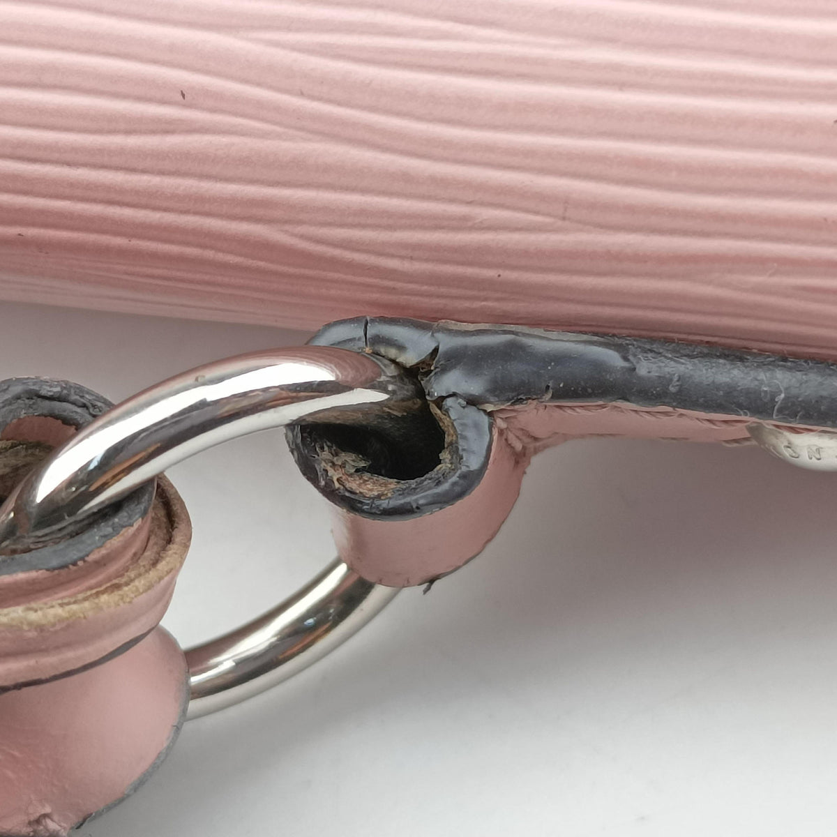 Pre-owned Louis Vuitton Cluny MM ROSE BALLERINE Epi M41334 shoulderbag | stylenewstar