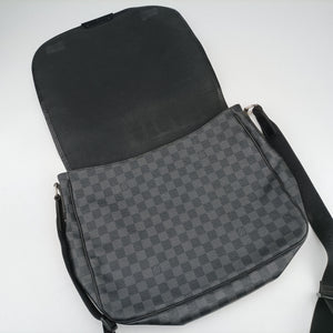 Secondhand Louis Vuitton DANIEL GM Noir Damier Graphite N58033 shoulderbag | stylenewstar