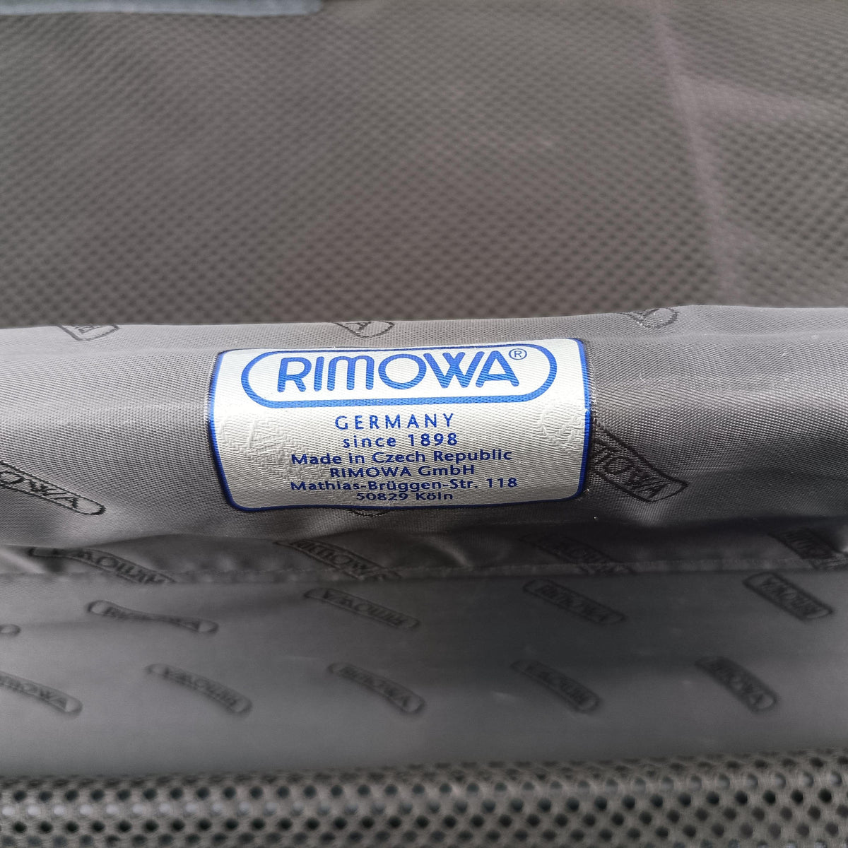 Secondhand RIMOWA TOPAS Blue aluminum  suitcase | stylenewstar