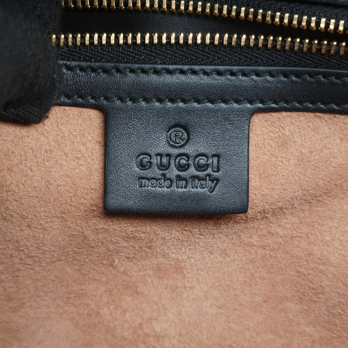 Pre-owned Gucci Sylvie Black Leather 421882 shoulderbag | stylenewstar