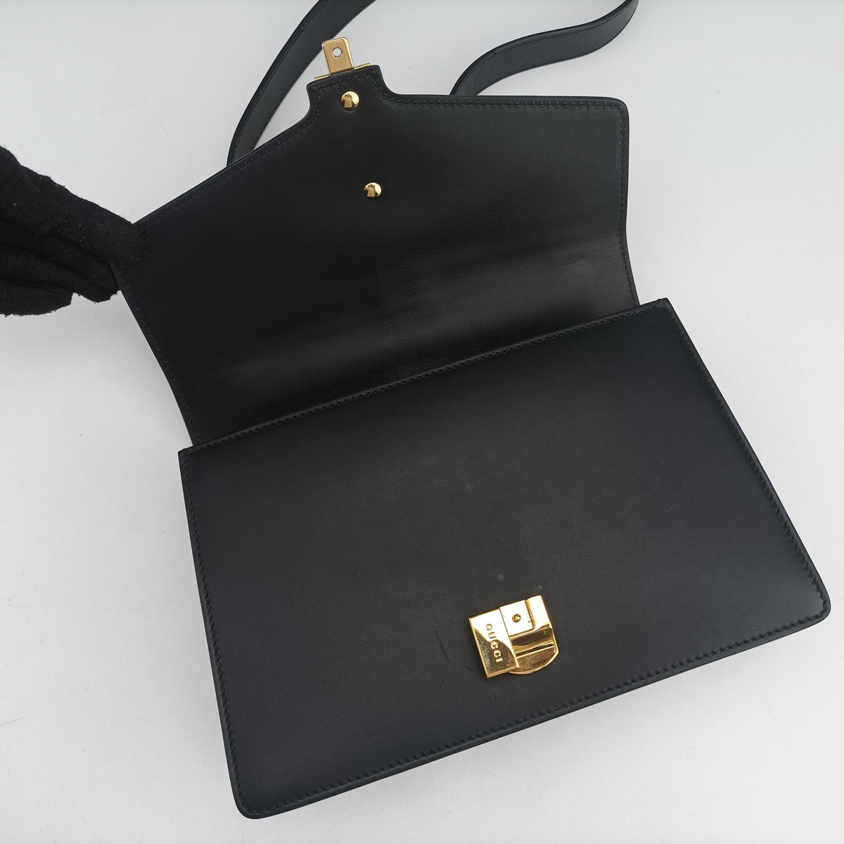 Pre-owned Gucci Sylvie Black Leather 421882 shoulderbag | stylenewstar