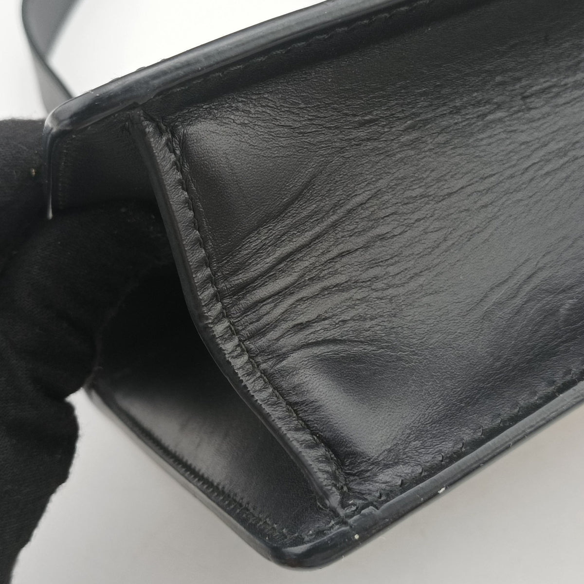 Pre-owned Gucci Sylvie Black Leather 421882 shoulderbag | stylenewstar