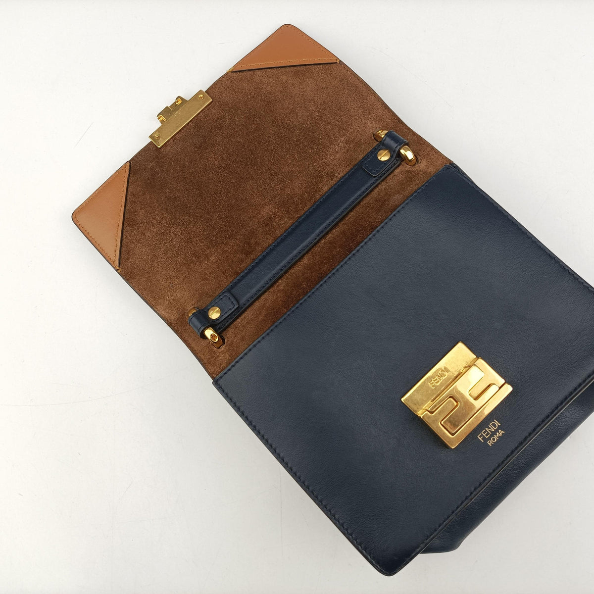 Vintage Fendi KAN U Blue Leather 8BT312 shoulderbag | stylenewstar