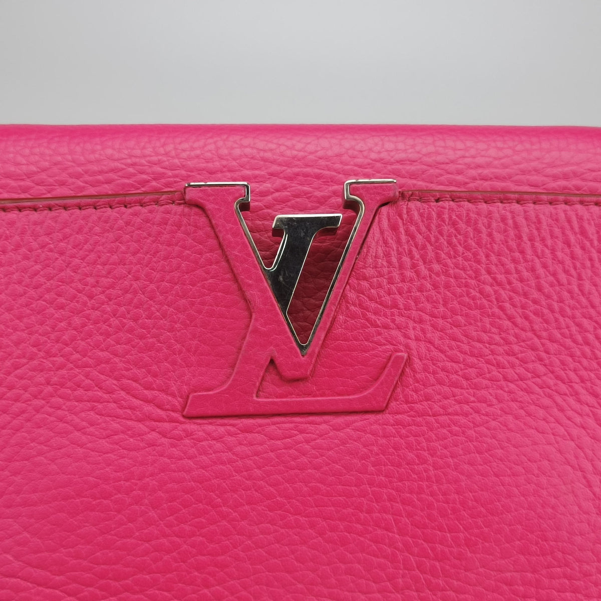 Vintage Louis Vuitton Capucines MM Rose Rich Taurillon leather M94671 handbag | stylenewstar