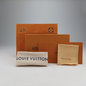 Pre-owned Louis Vuitton Pochette FeLICIE CERISE Vernis M61293 shoulderbag | stylenewstar