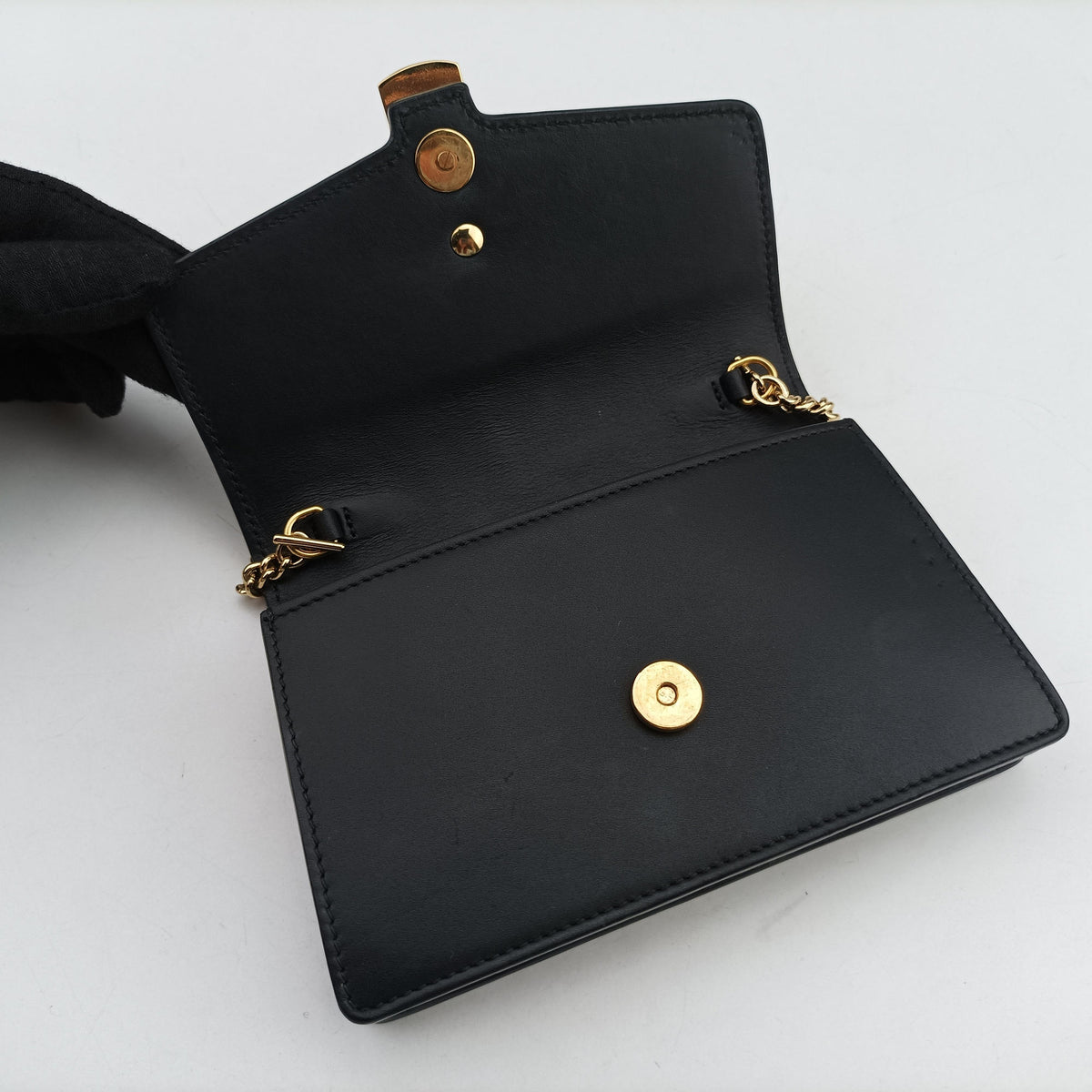 Pre-owned Gucci Sylvie Black Leather 494646 shoulderbag | stylenewstar