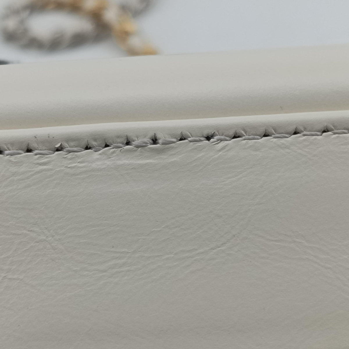 Pre-owned Chanel GABRIELLE White leather A94505 shoulderbag | stylenewstar