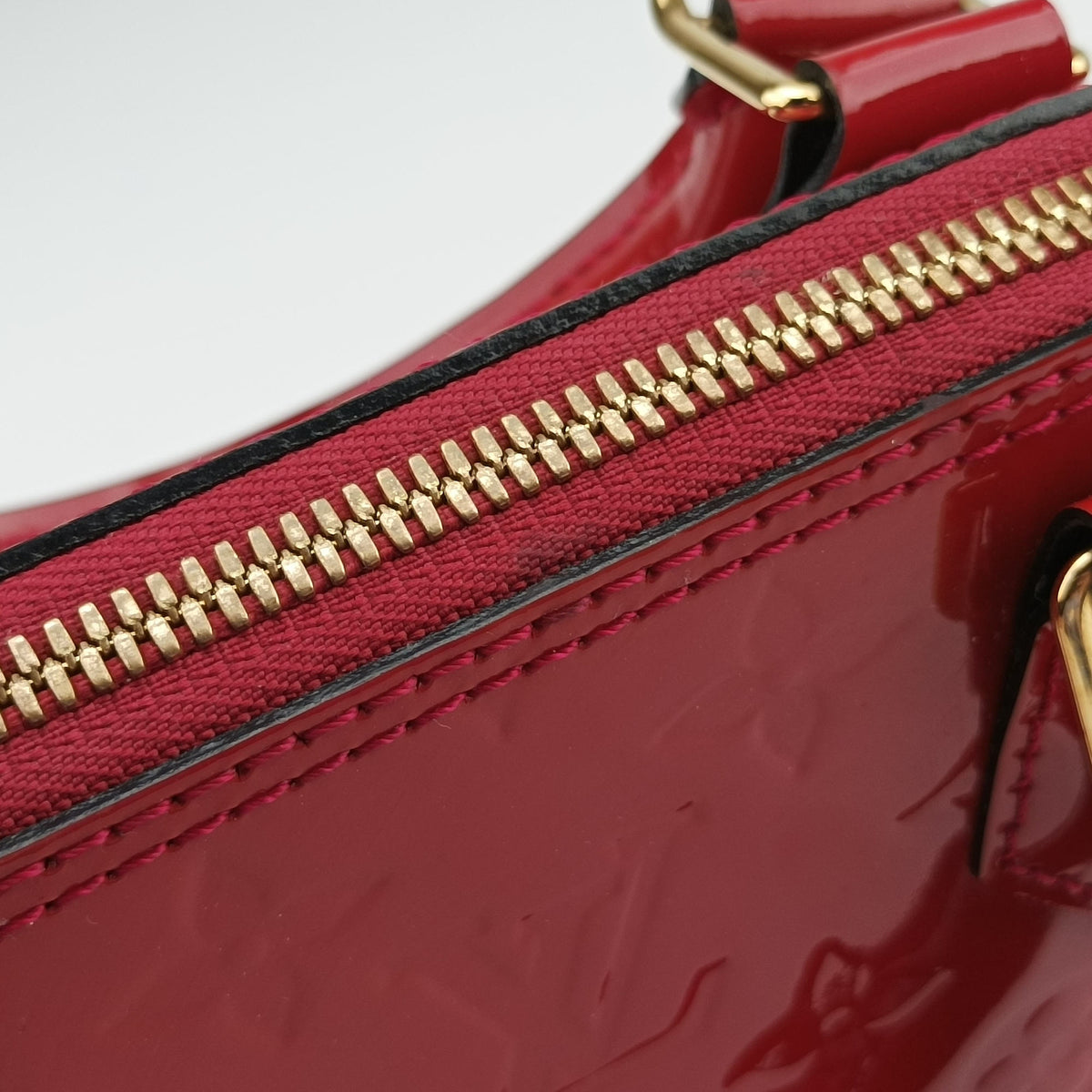 Pre-owned Louis Vuitton Alma BB pomme d'amour Vernis M90174 shoulderbag | stylenewstar