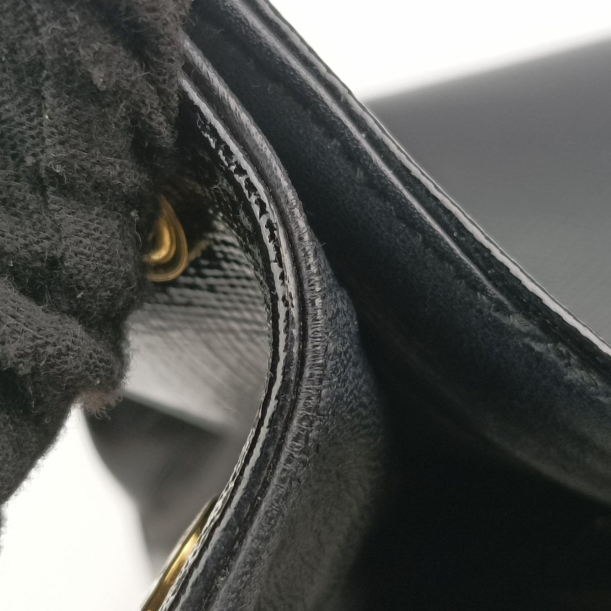 Vintage Prada Turn Lock Beige xBlack Patent Saffiano  shoulderbag | stylenewstar
