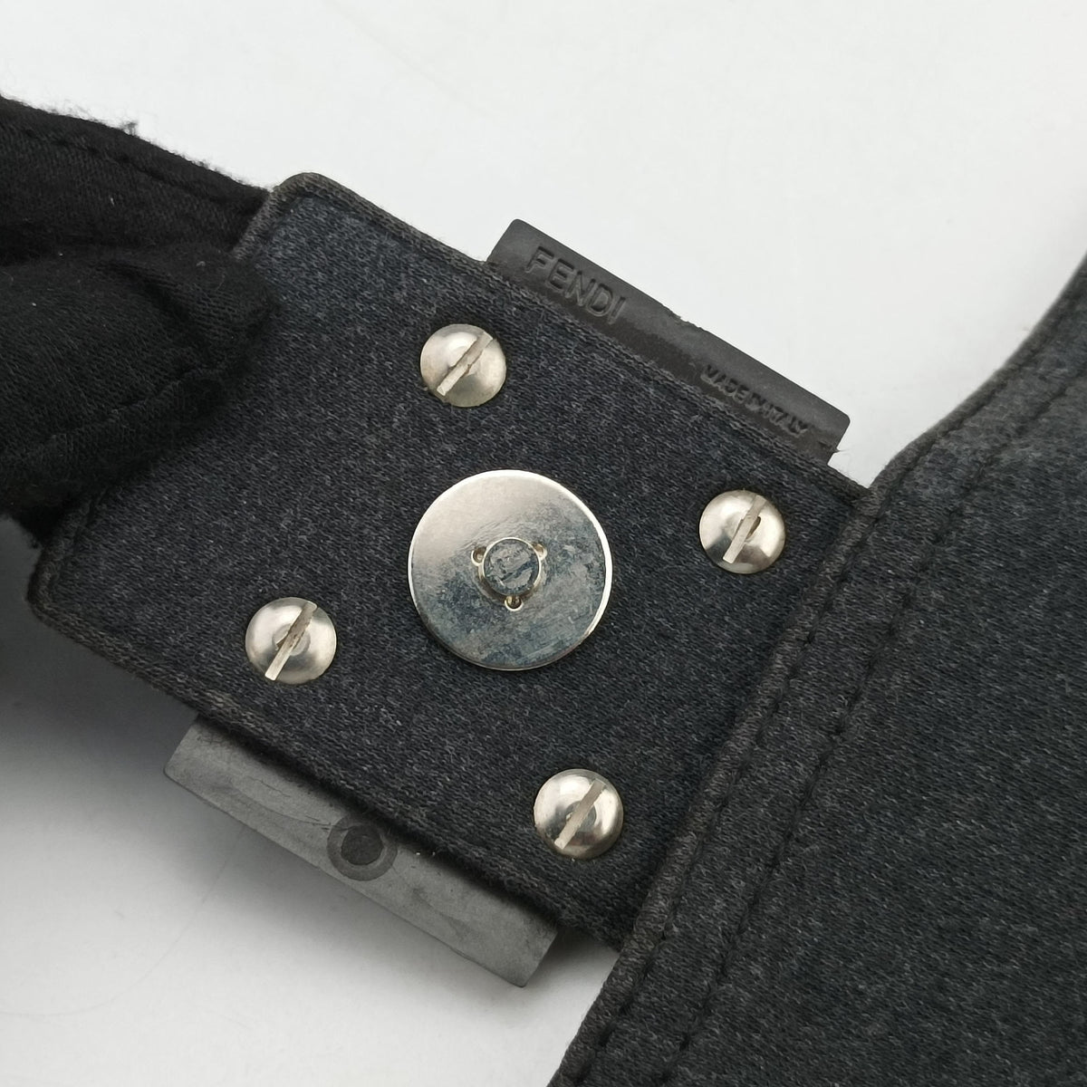 Pre-owned Fendi Mamma Baguette Grey Cotton 26325 shoulderbag | stylenewstar