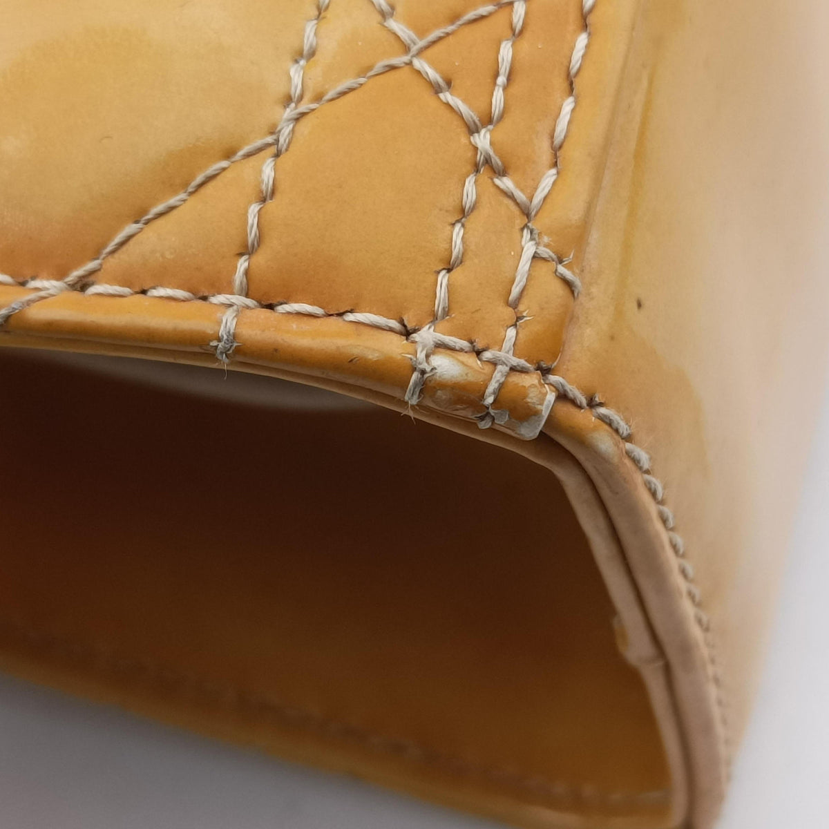 Pre-owned Christian Dior Lady Dior Beige Patent  handbag | stylenewstar