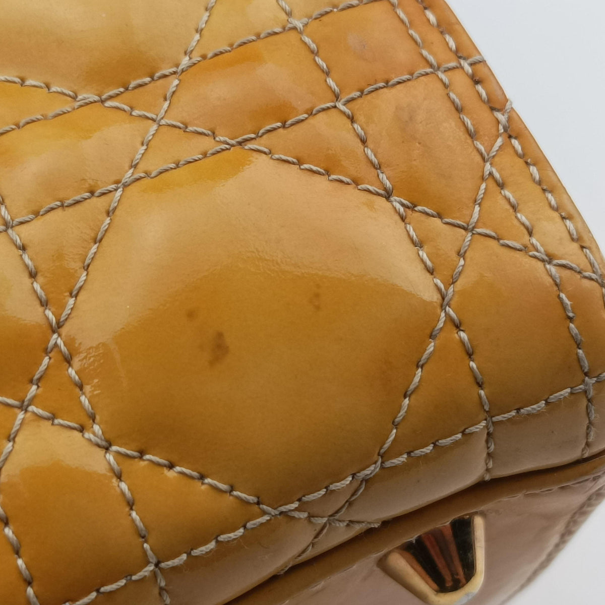 Pre-owned Christian Dior Lady Dior Beige Patent  handbag | stylenewstar