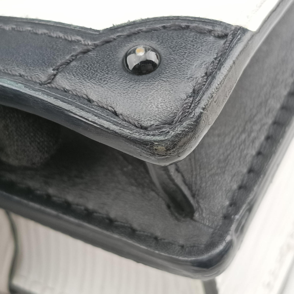 Pre-owned Louis Vuitton Trunk clutch White×Black Leather×Epi M52151 shoulderbag | stylenewstar