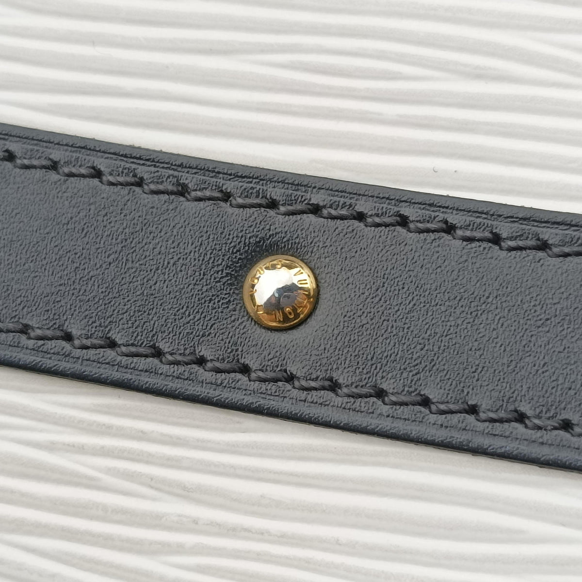 Pre-owned Louis Vuitton Trunk clutch White×Black Leather×Epi M52151 shoulderbag | stylenewstar