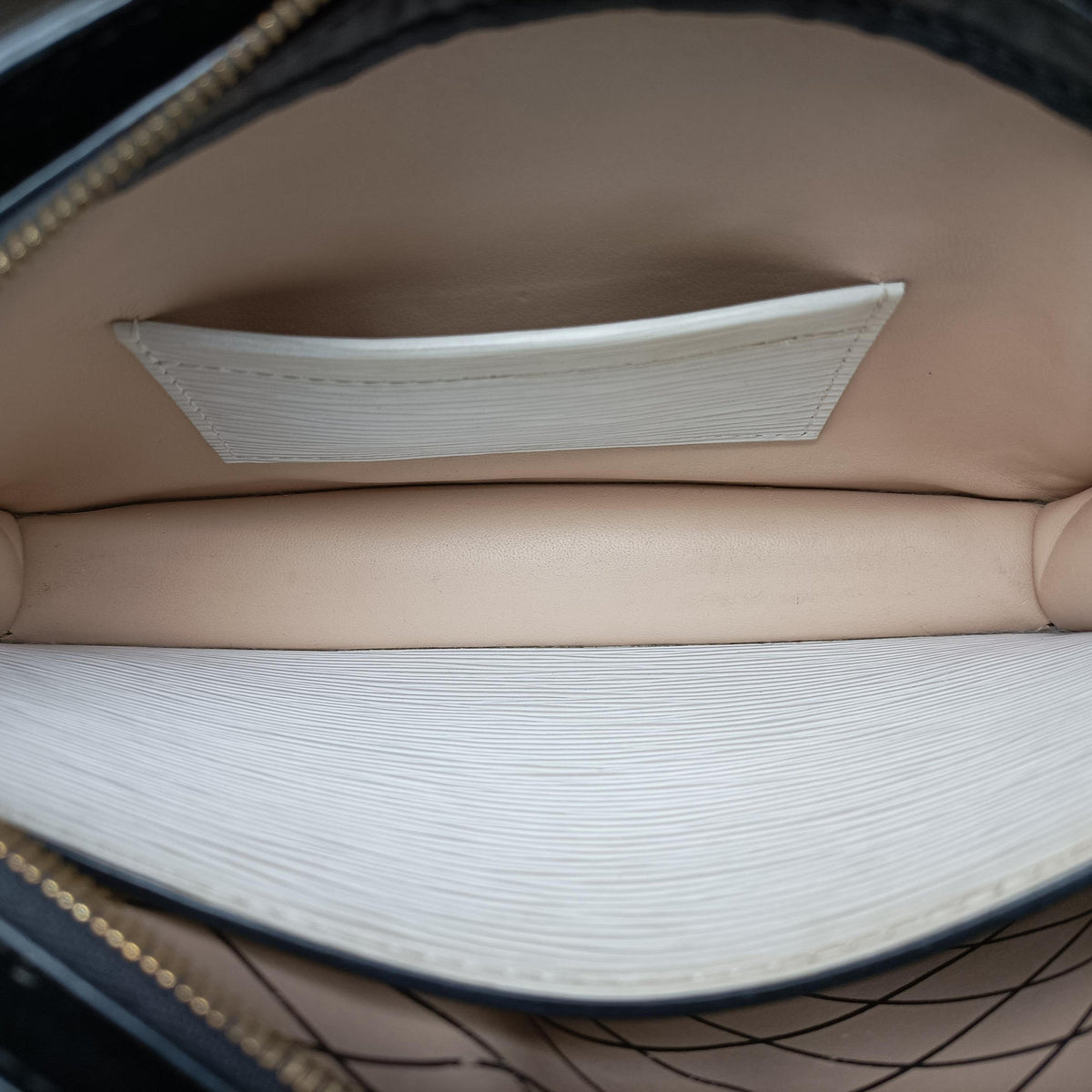Pre-owned Louis Vuitton Trunk clutch White×Black Leather×Epi M52151 shoulderbag | stylenewstar