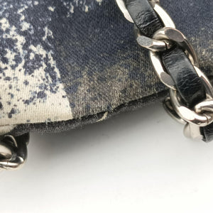 Pre-owned Chanel Tech Me Out phone case Navy x White Canvas AP1161 shoulderbag | stylenewstar