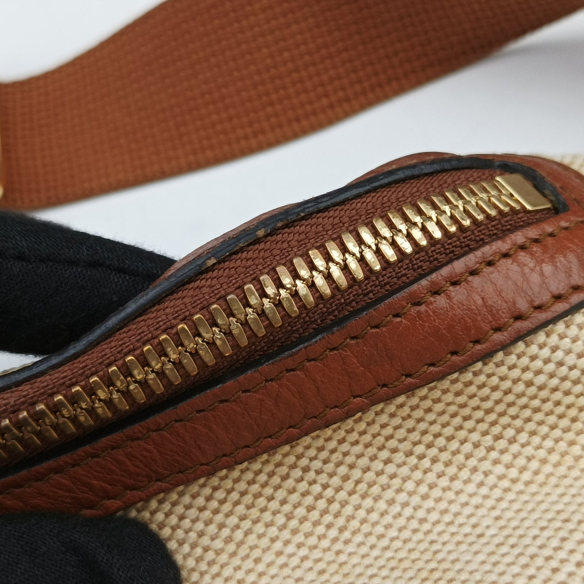 Pre-owned Gucci Sherry Vintage Beige×Brown Canvas × Leather 575082 bum bag/waist bag | stylenewstar