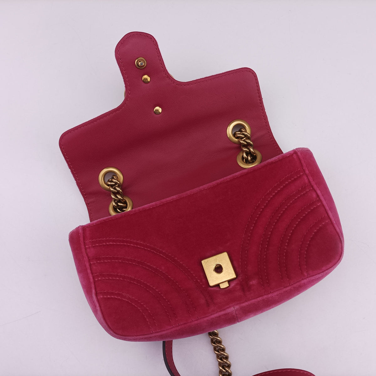 Pre-owned Gucci GG Marmont Pink velour 446744 shoulderbag | stylenewstar