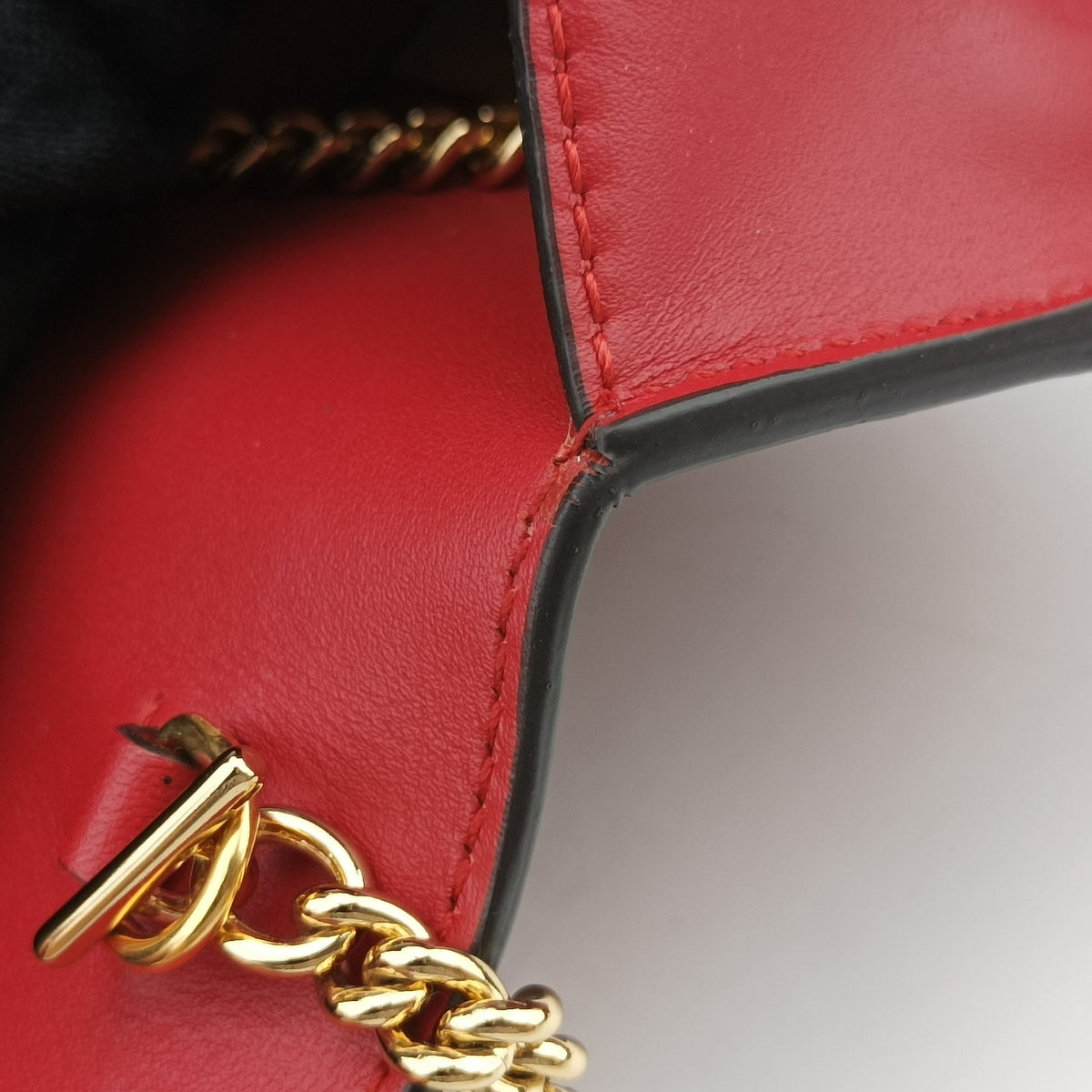 Secondhand Gucci Sylvie Red Leather 494646 shoulderbag | stylenewstar