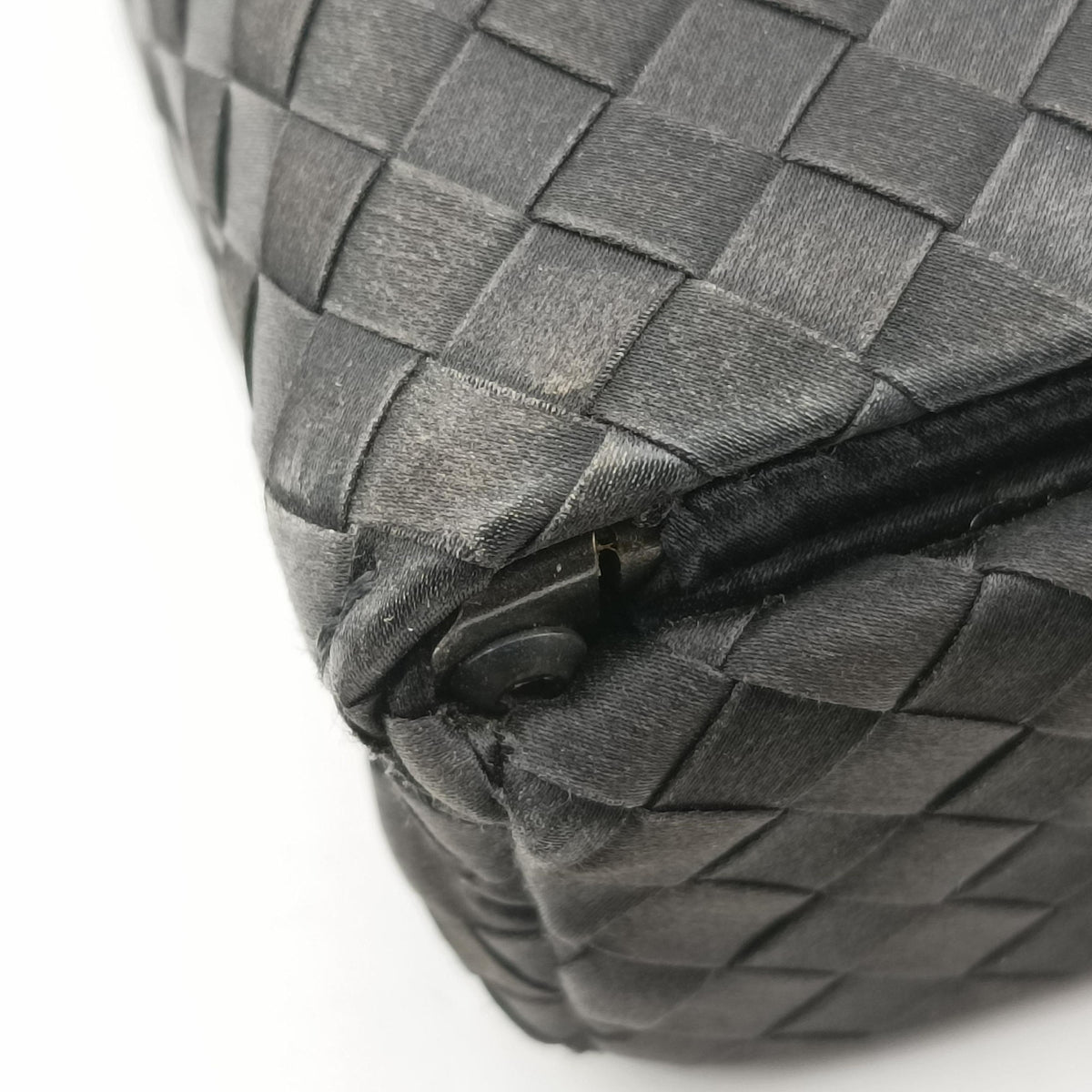 Secondhand Bottega Veneta Intrecciato Black silk  clutchbag | stylenewstar