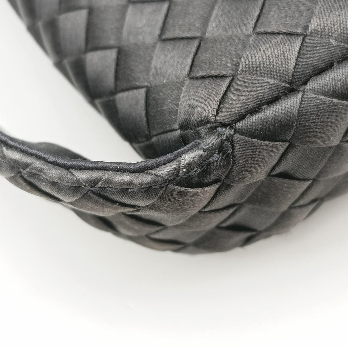 Secondhand Bottega Veneta Intrecciato Black silk  clutchbag | stylenewstar