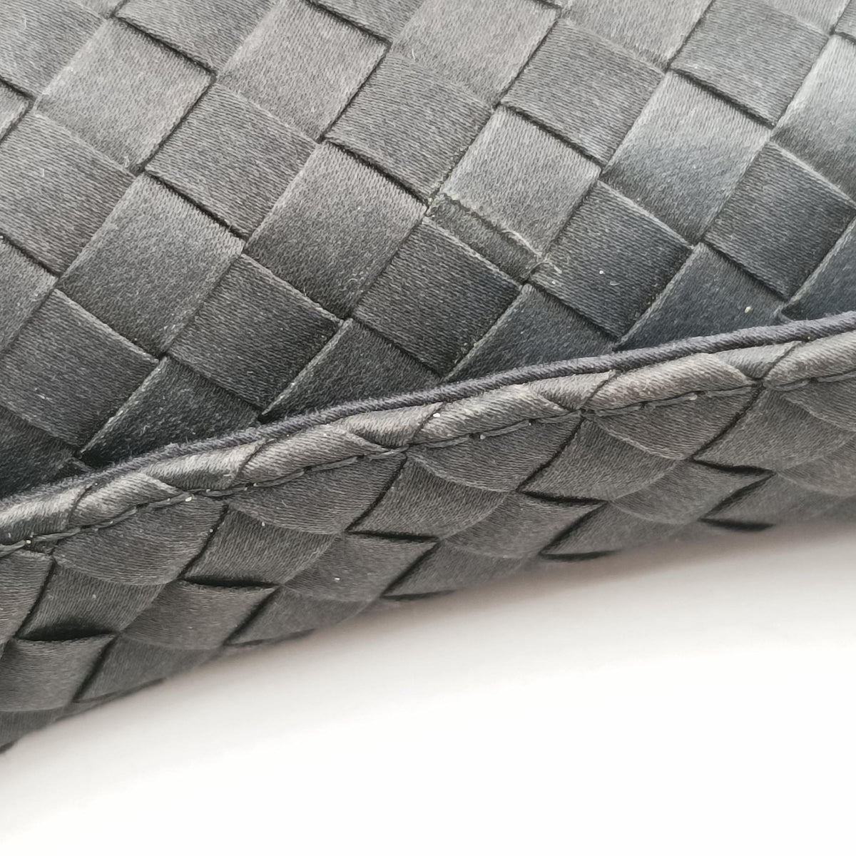 Secondhand Bottega Veneta Intrecciato Black silk  clutchbag | stylenewstar