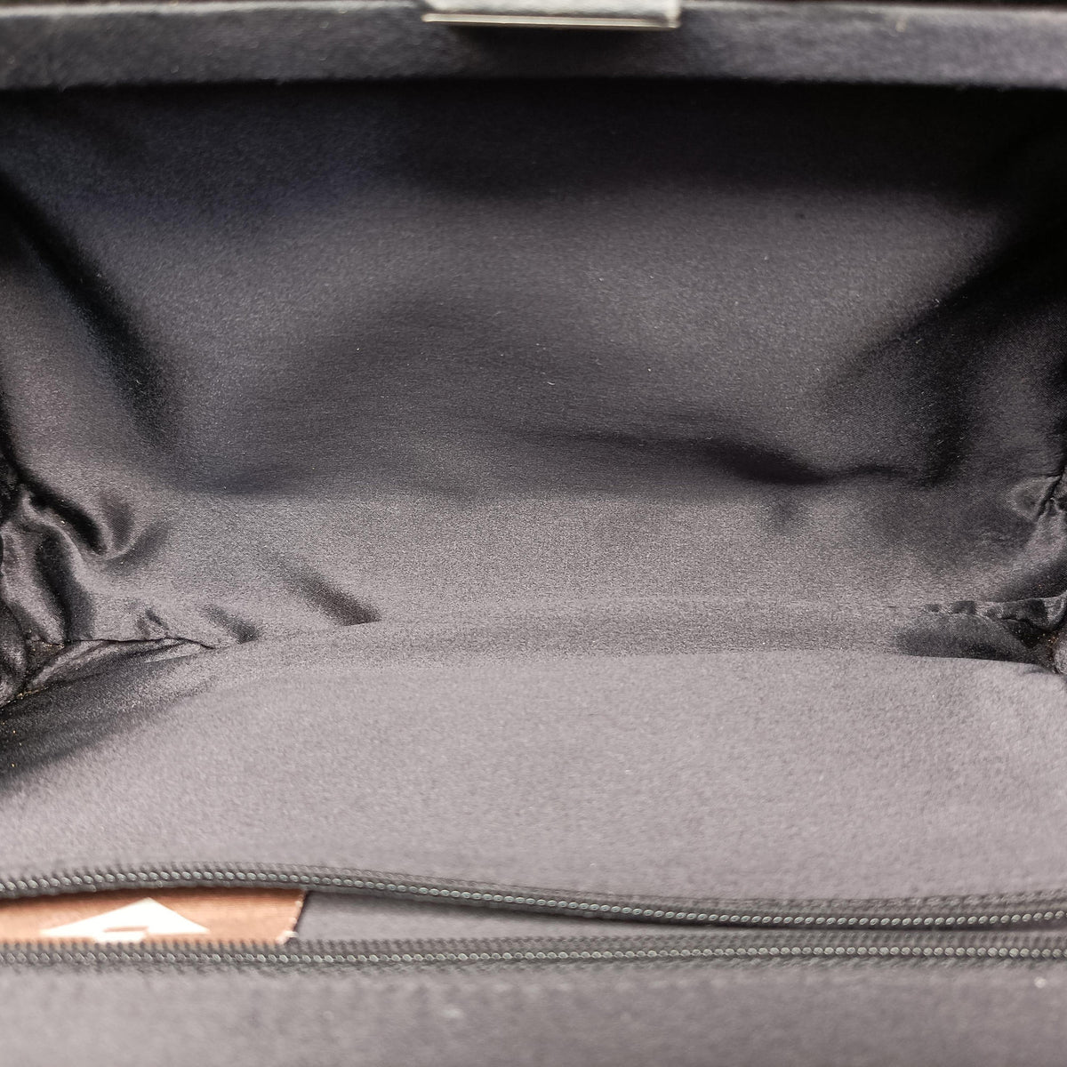 Secondhand Bottega Veneta Intrecciato Black silk  clutchbag | stylenewstar