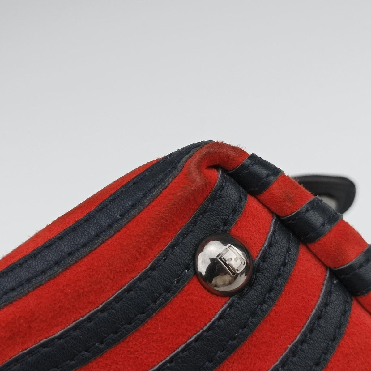 Pre-owned Fendi Dotcom Click Small Red × Black Suede × Leather 8BN299 shoulderbag | stylenewstar