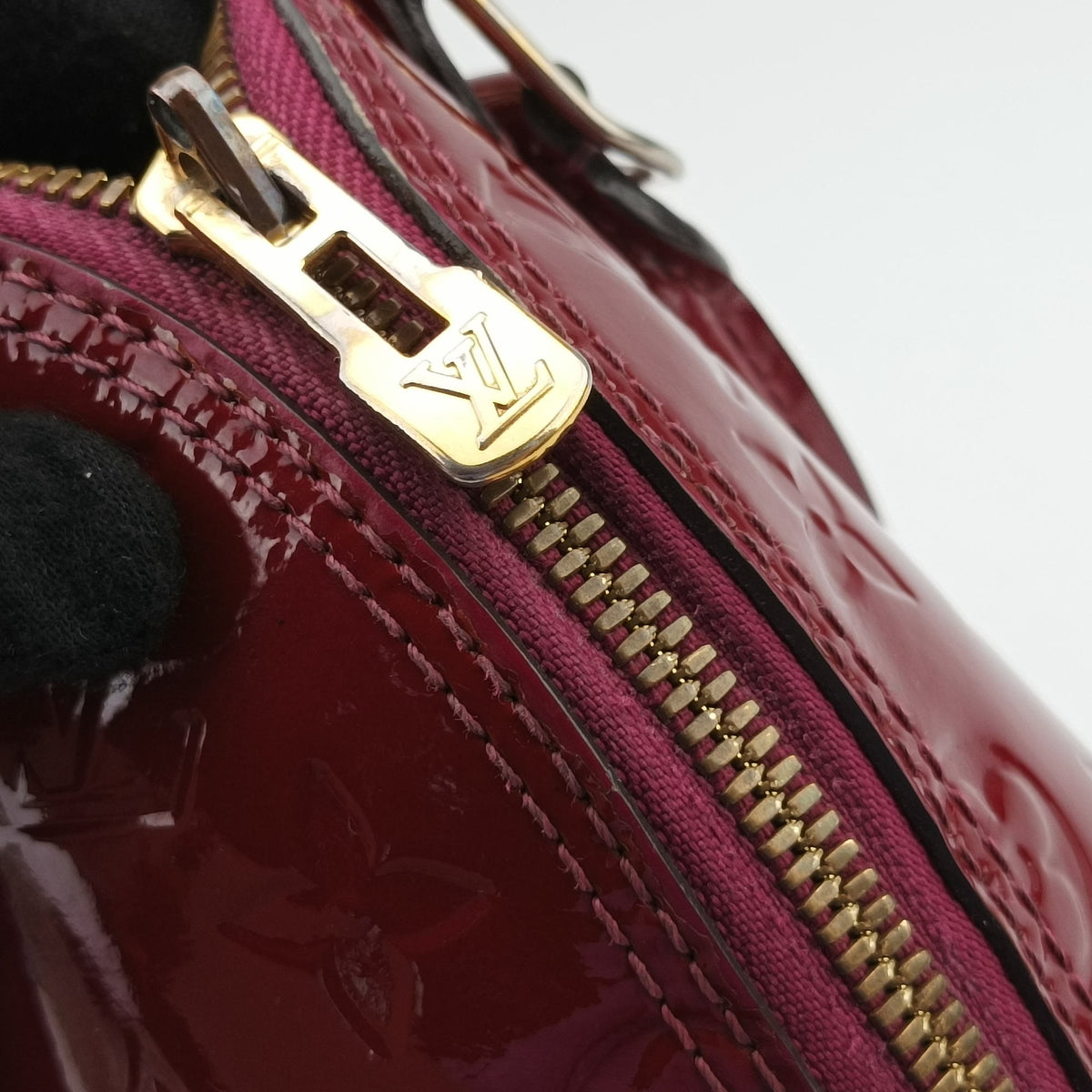 Pre-owned Louis Vuitton Alma BB pomme d'amour Vernis M90174 shoulderbag | stylenewstar