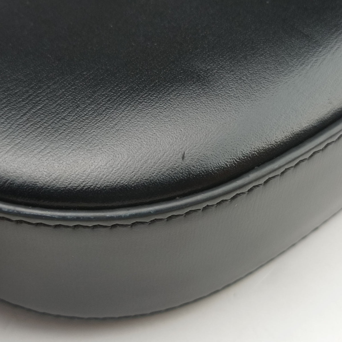 Pre-owned Celine Medium Tilly Black Leather 115703BF4 shoulderbag | stylenewstar