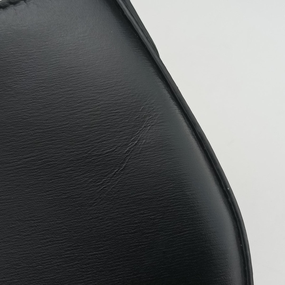 Pre-owned Celine Medium Tilly Black Leather 115703BF4 shoulderbag | stylenewstar