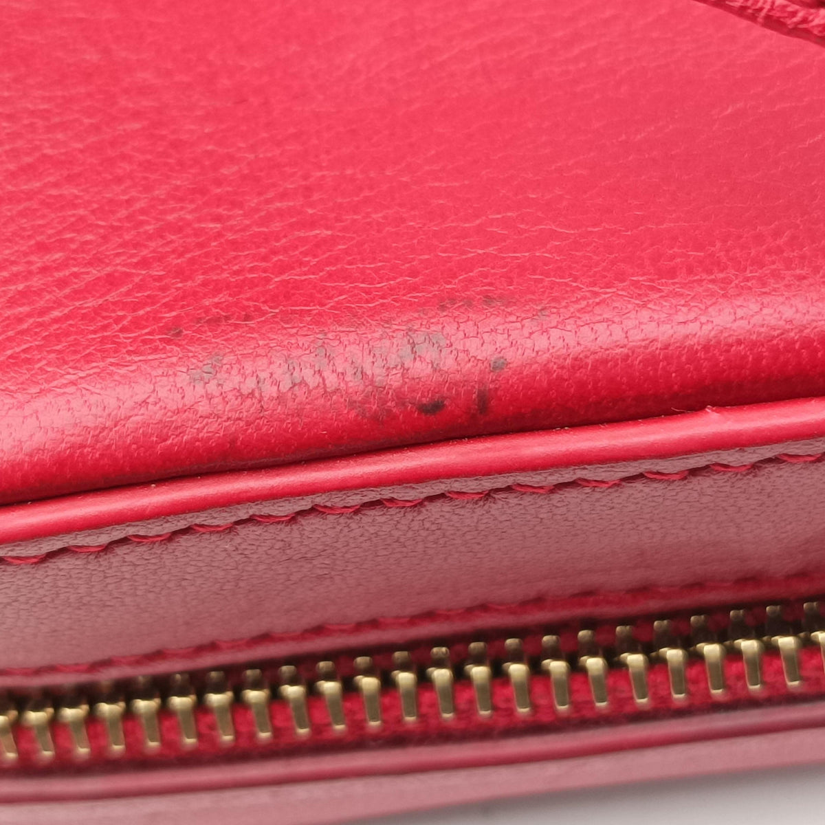 Pre-owned Yves Saint Laurent VICKY Red Leather 557574 bum bag/waist bag | stylenewstar