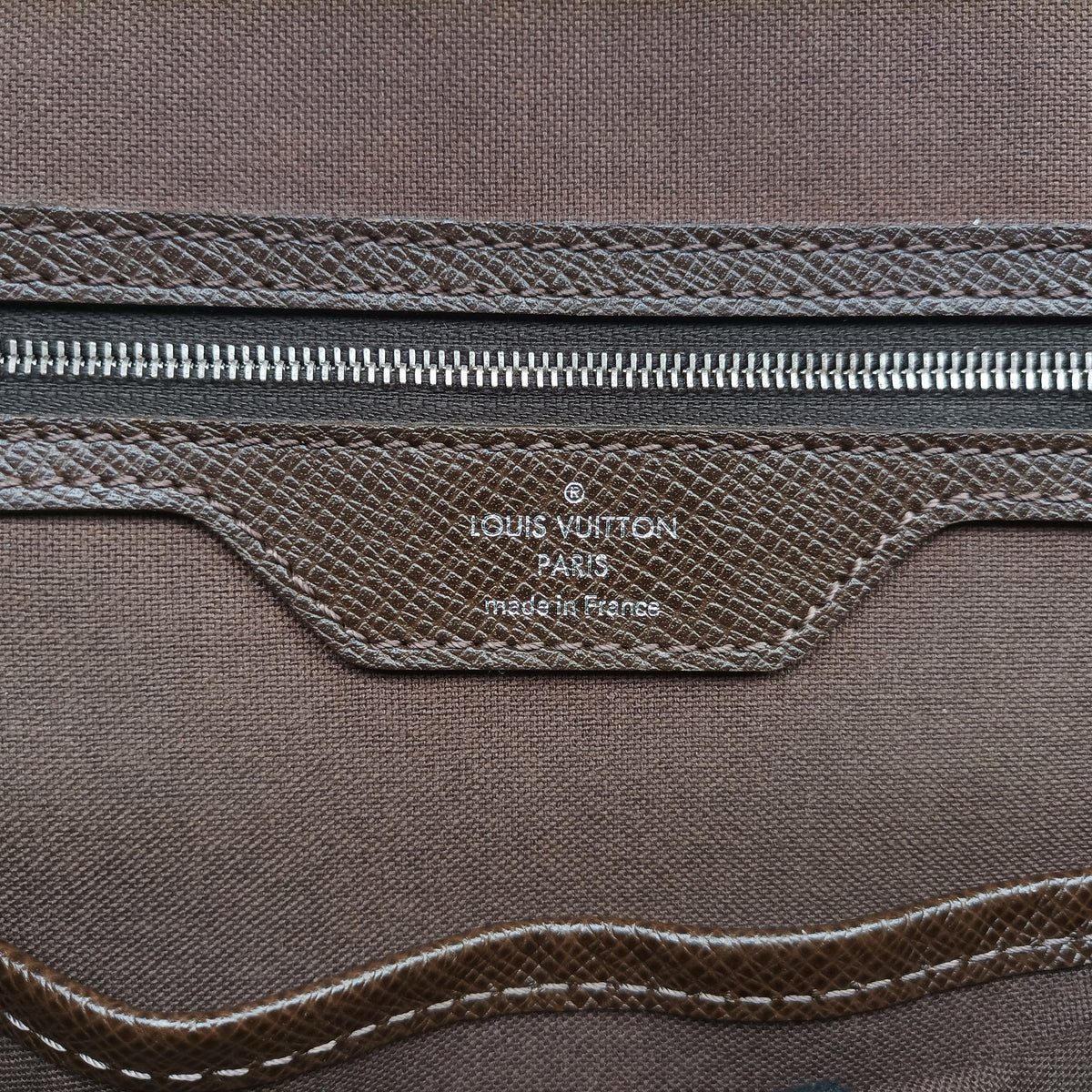 Pre-owned Louis Vuitton IGOR Grizzly Taiga M31178 handbag | stylenewstar