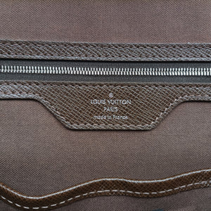 Pre-owned Louis Vuitton IGOR Grizzly Taiga M31178 handbag | stylenewstar