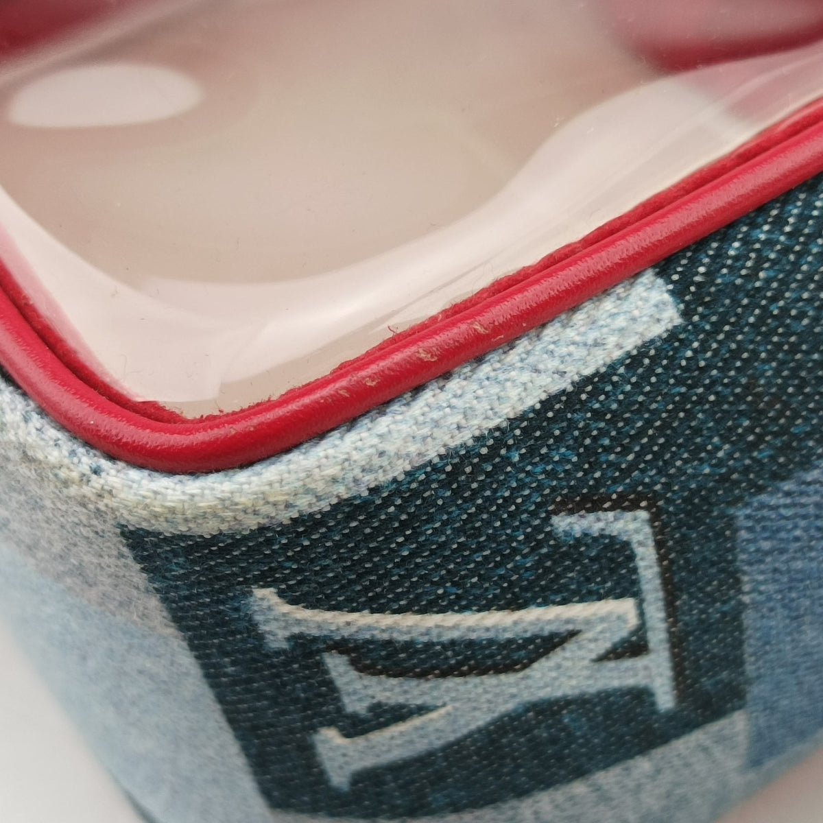 Pre-owned Louis Vuitton Beach Pouch Blue x ROUGE Monogram Denim M67601 shoulderbag | stylenewstar