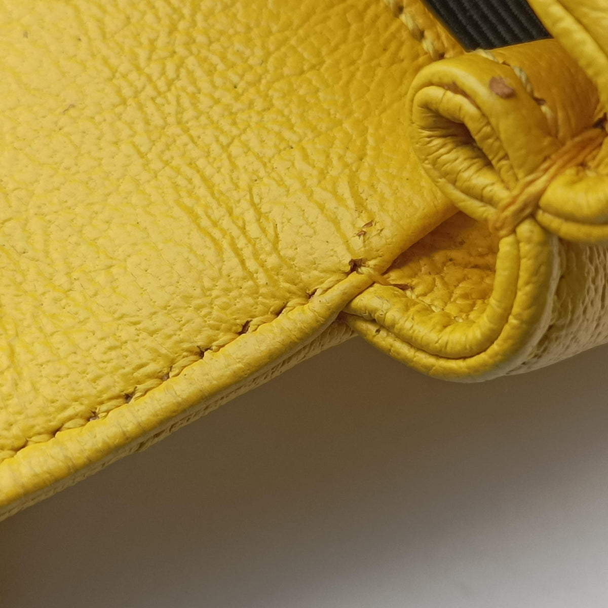 Pre-owned Yves Saint Laurent Baby Chai Yellow Leather 399289 shoulderbag | stylenewstar