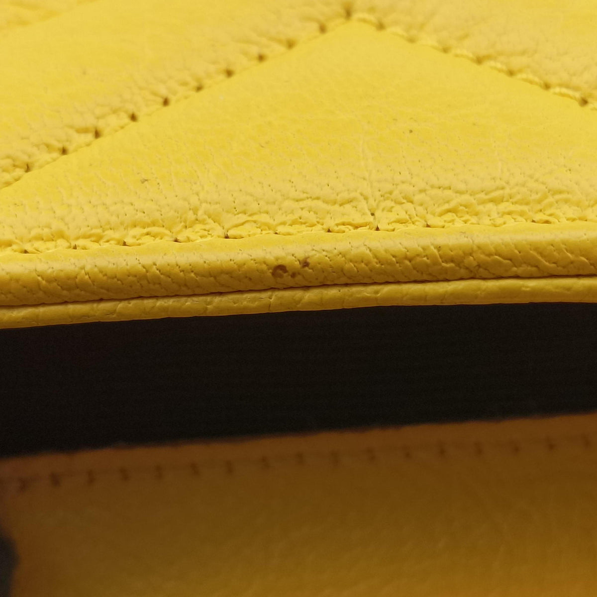 Pre-owned Yves Saint Laurent Baby Chai Yellow Leather 399289 shoulderbag | stylenewstar