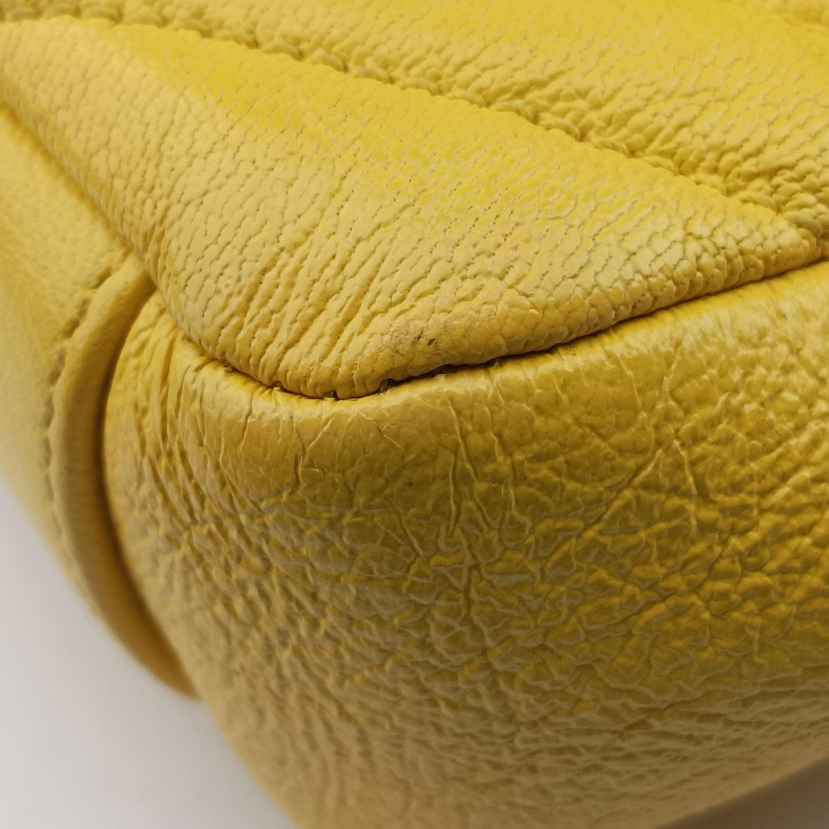 Pre-owned Yves Saint Laurent Baby Chai Yellow Leather 399289 shoulderbag | stylenewstar