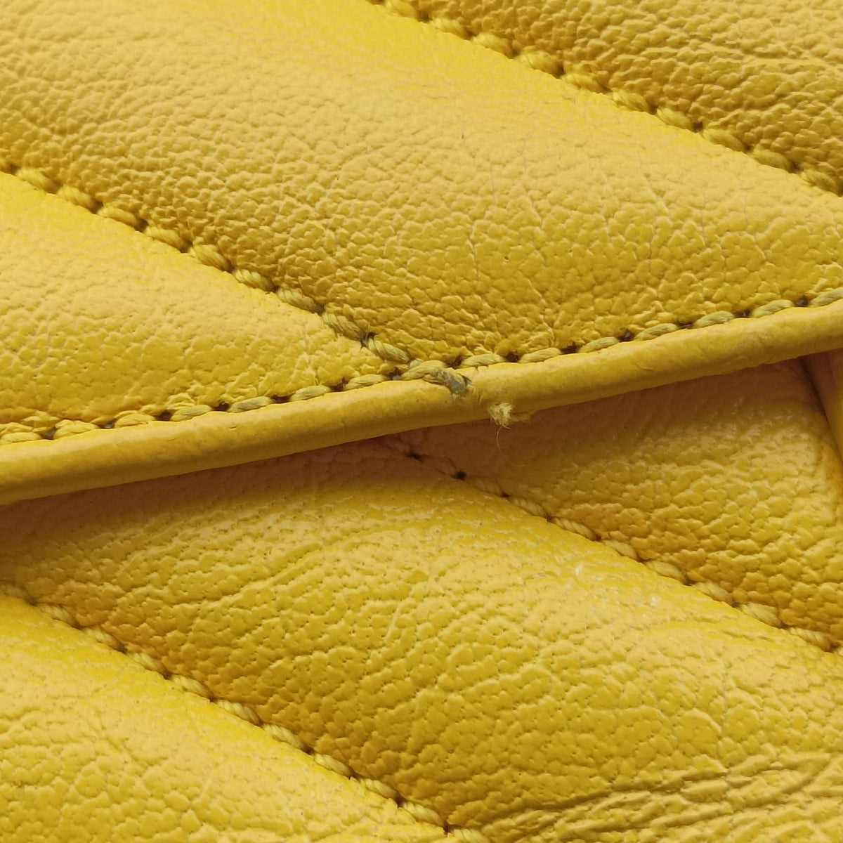 Pre-owned Yves Saint Laurent Baby Chai Yellow Leather 399289 shoulderbag | stylenewstar