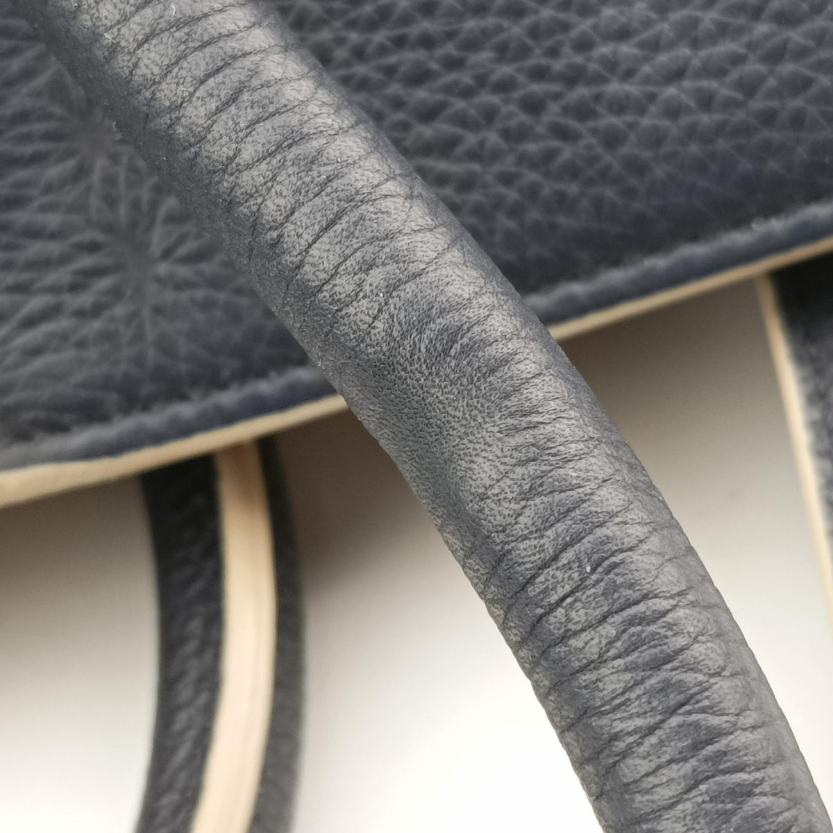 Pre-owned Celine Luggage Square Phantom Navy Leather  handbag | stylenewstar