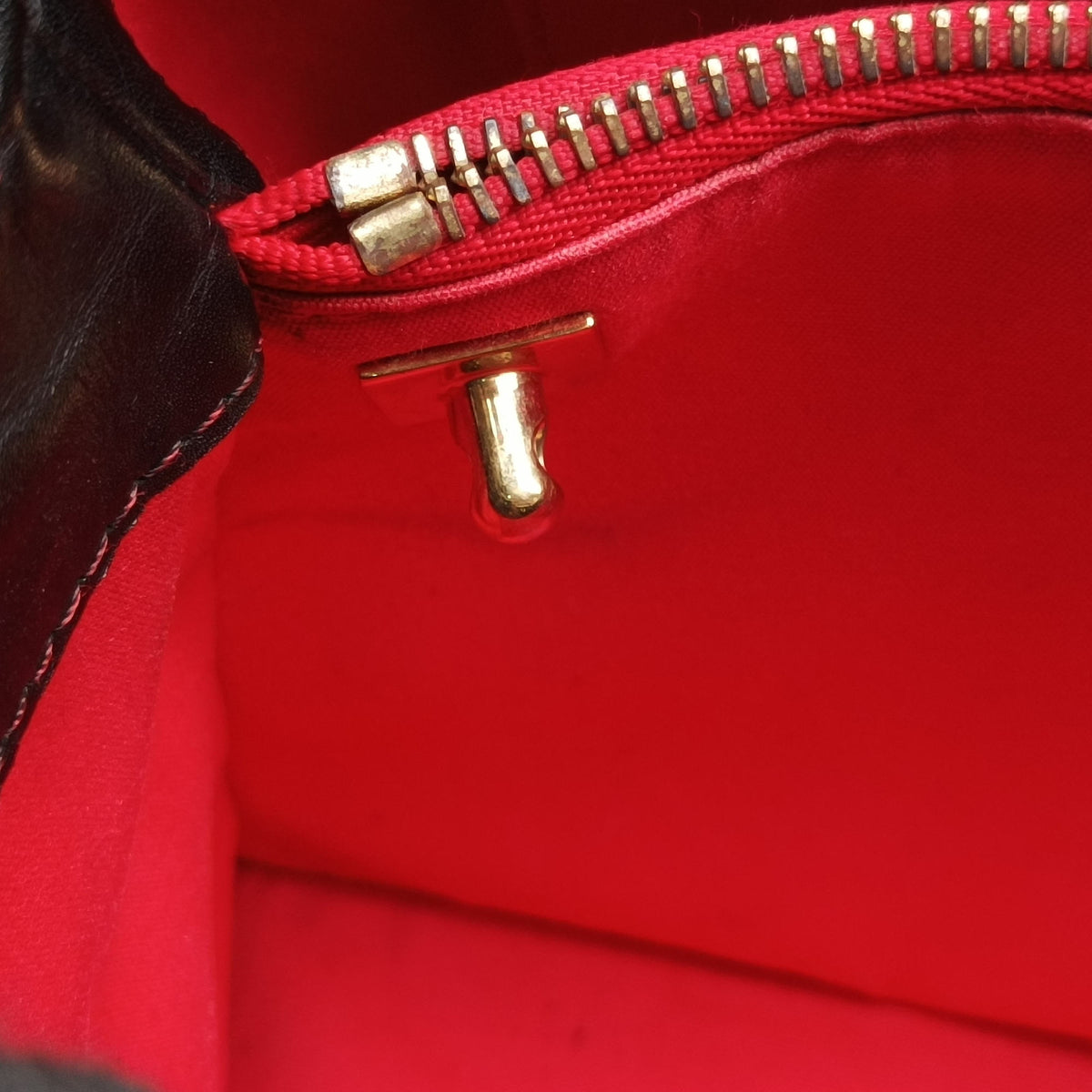 Pre-owned Louis Vuitton Montaigne BB Noir Vernis  shoulderbag | stylenewstar