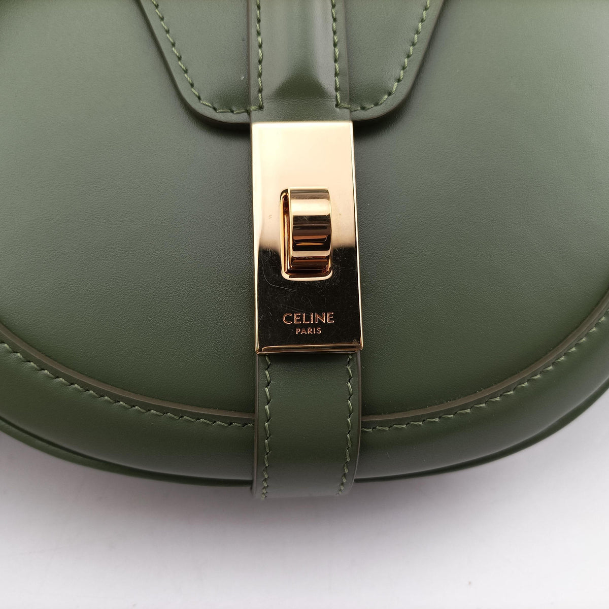 Pre-owned Celine Besace 16 Small Green Leather W-SL-2 shoulderbag | stylenewstar