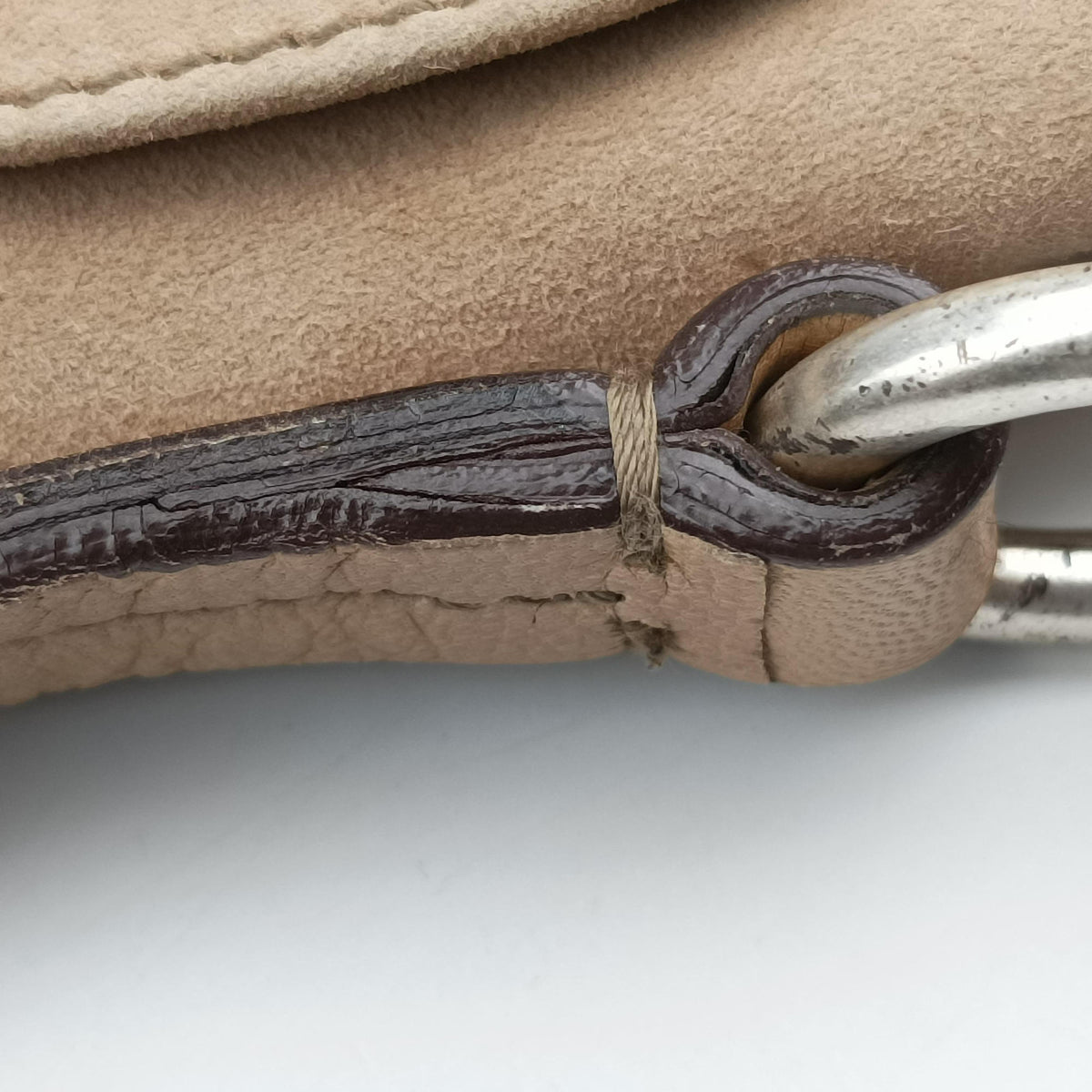 Pre-owned Yves Saint Laurent Mombasa Camel Suede 112930 shoulderbag | stylenewstar
