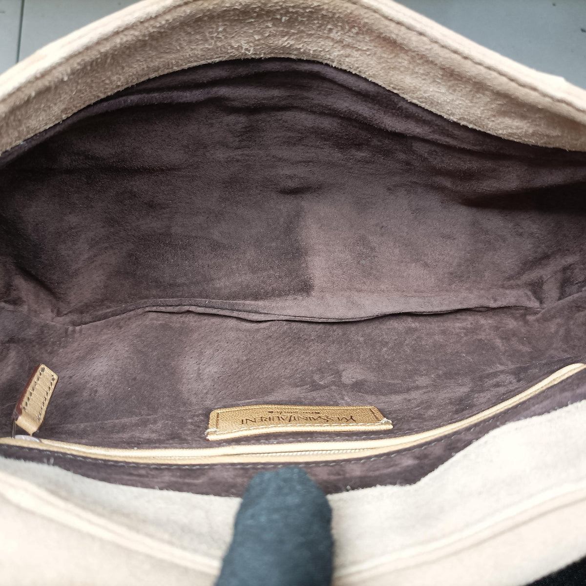 Pre-owned Yves Saint Laurent Mombasa Camel Suede 112930 shoulderbag | stylenewstar