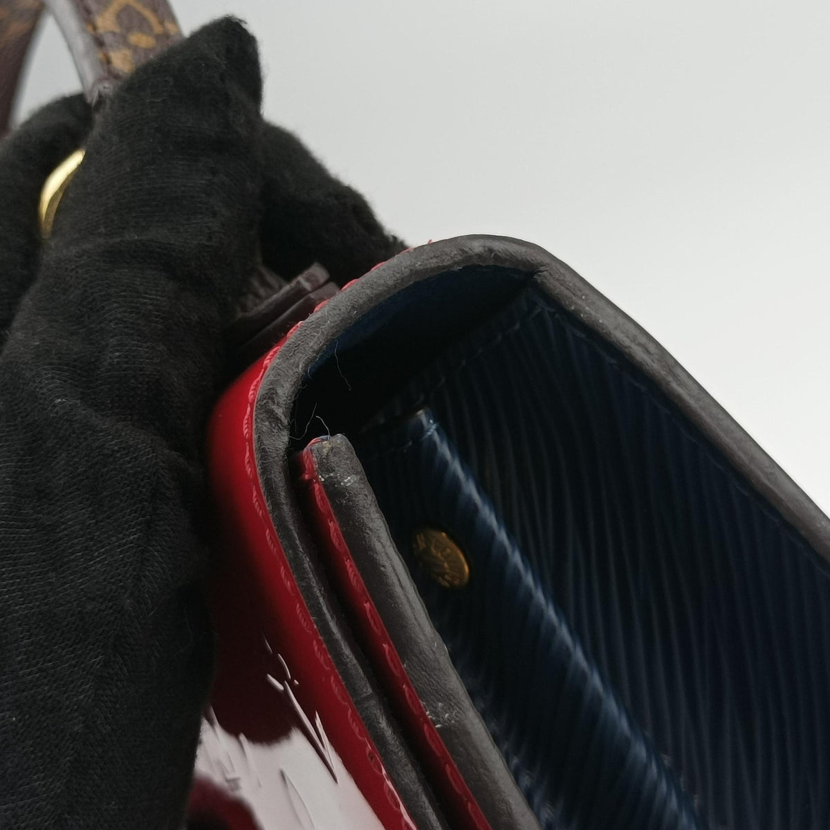 Pre-owned Louis Vuitton Spring street PM Scarlet Red Monogram Canvas×Vernis×Epi M90505 shoulderbag | stylenewstar