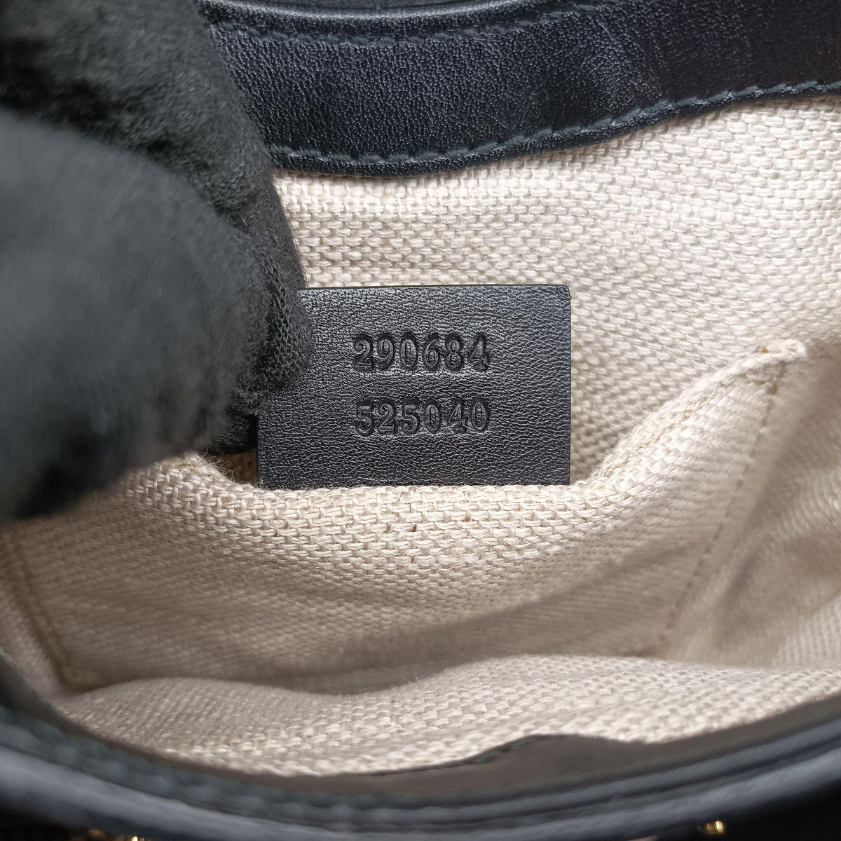 Secondhand Gucci Nubuck Tigrette Chain Black Suede 290684 shoulderbag | stylenewstar