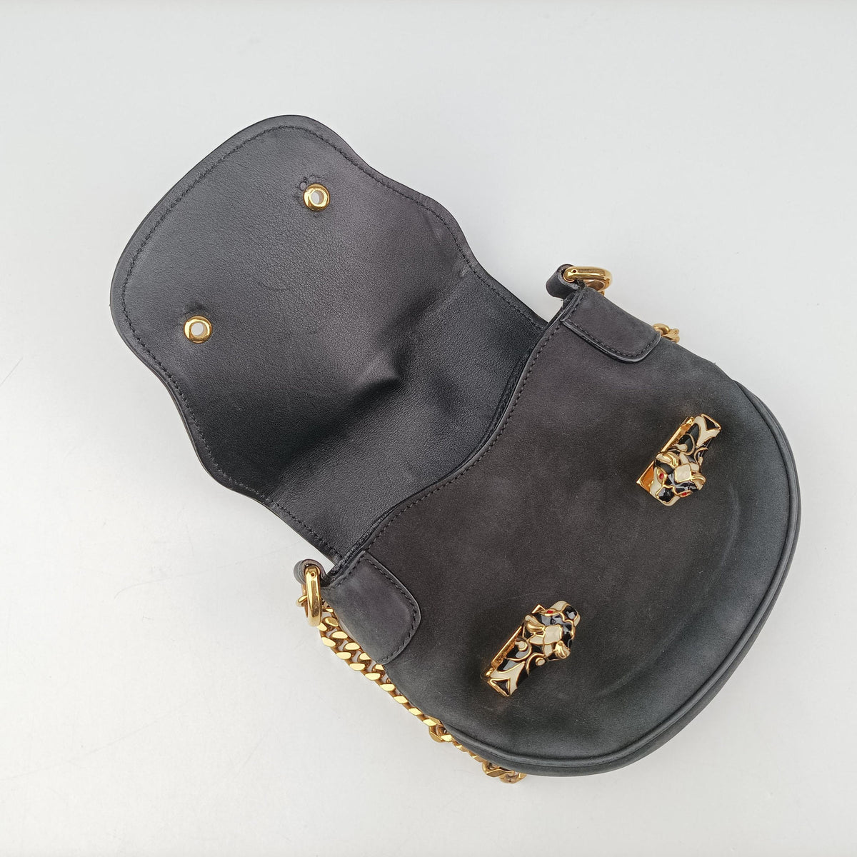 Secondhand Gucci Nubuck Tigrette Chain Black Suede 290684 shoulderbag | stylenewstar